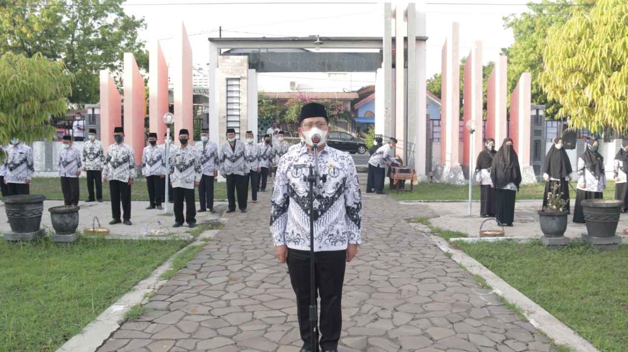 Dispendik dan PGRI Peringati Hari Guru