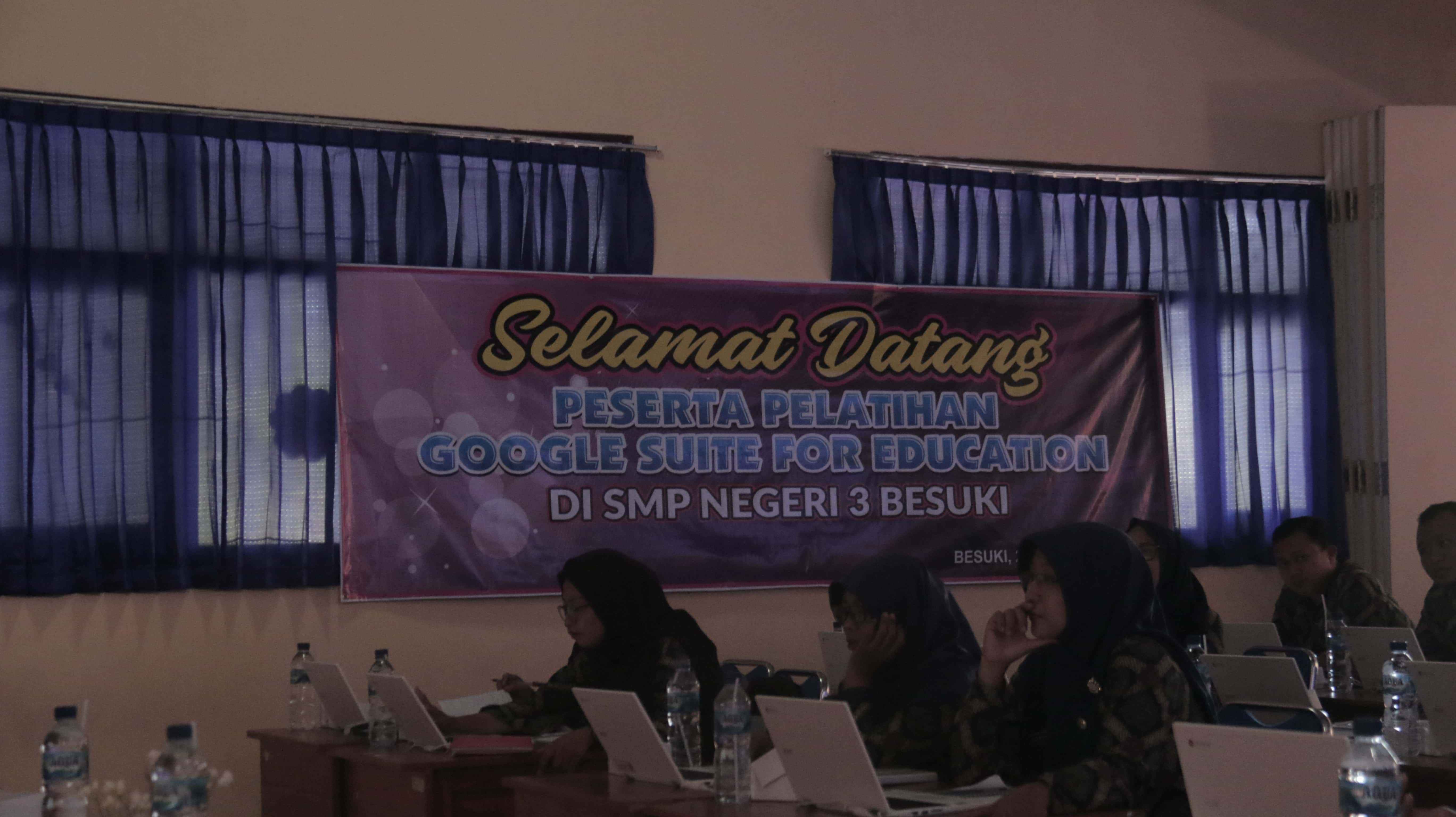 PELATIHAN CHROME BOOK dan GOOGLE SUITE SMPN 3 BESUKI
