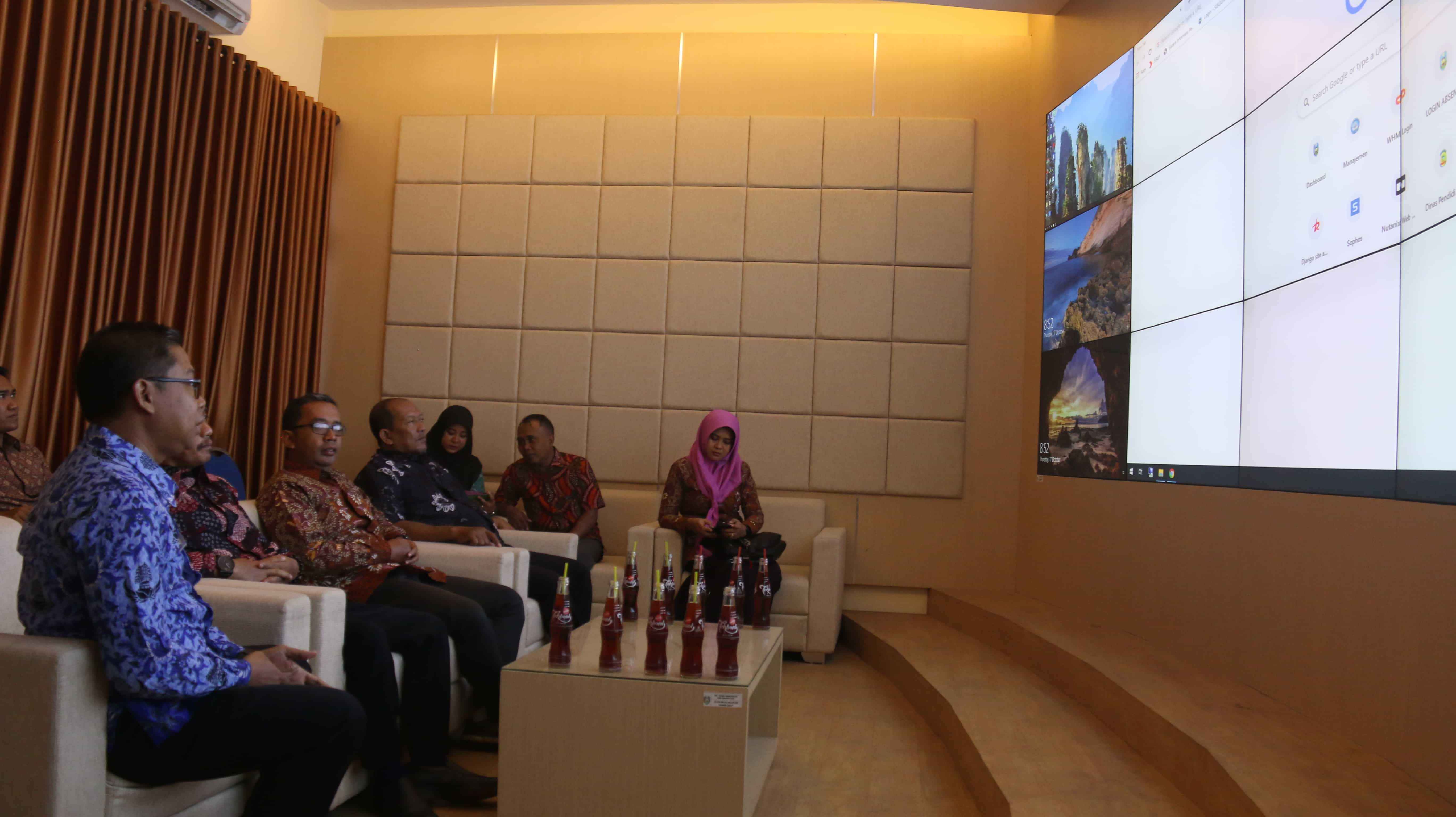 KUNJUNGAN KERJA DARI DISPENDIK KAB. PAMEKASAN