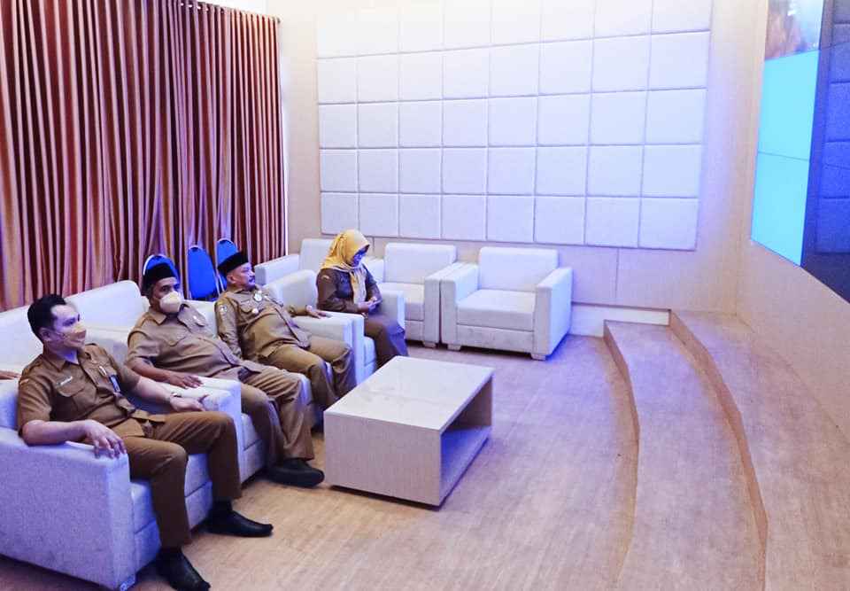 Bupati Karna Tinjau Data Dapodik